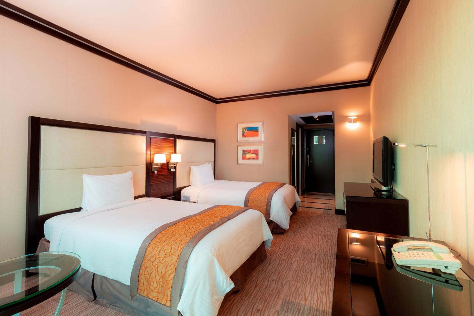 Holiday Inn Kuwait Al Thuraya City By Ihg Kuwait City Exteriör bild
