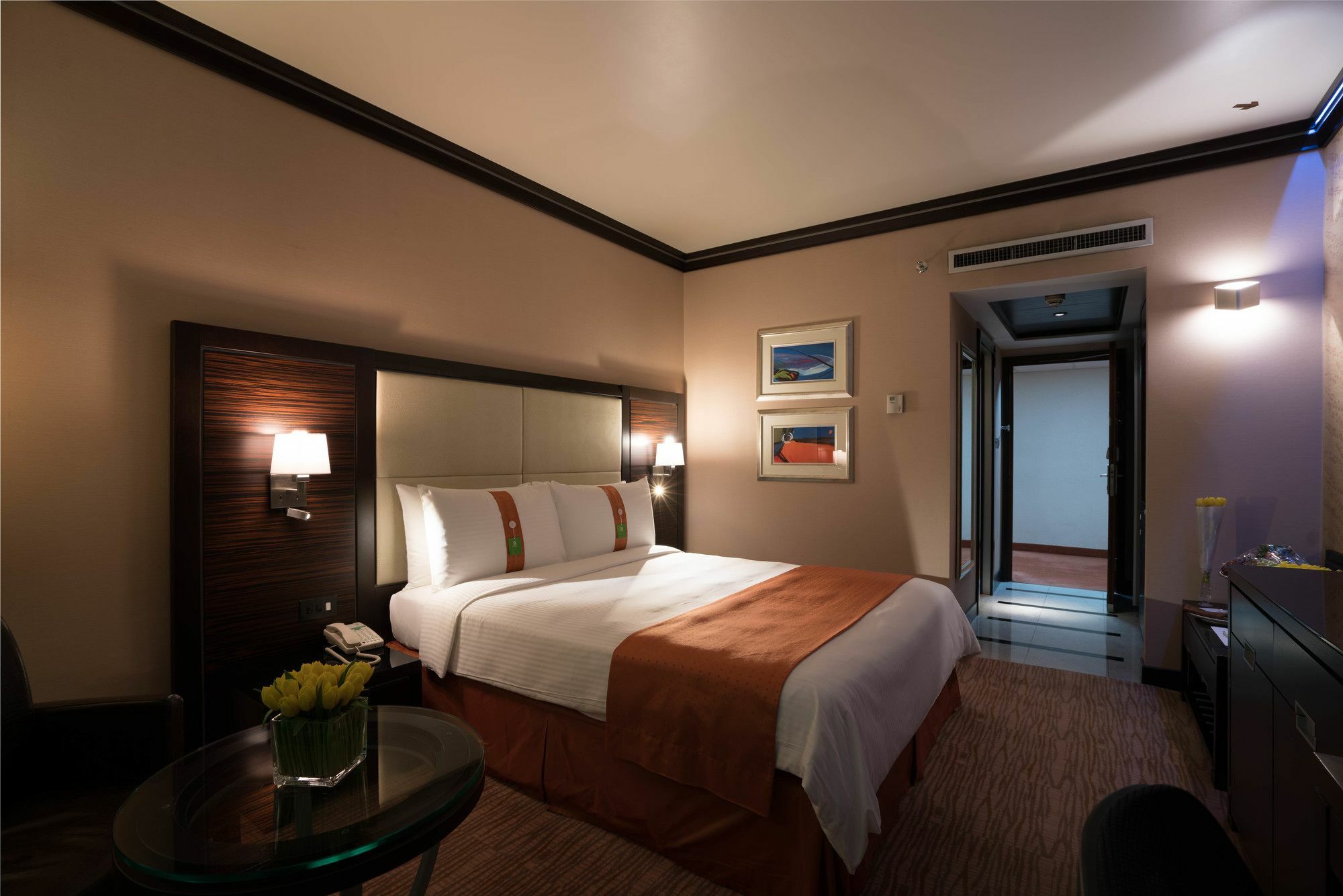 Holiday Inn Kuwait Al Thuraya City By Ihg Kuwait City Exteriör bild